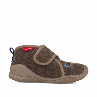 Slippers with adjustable...