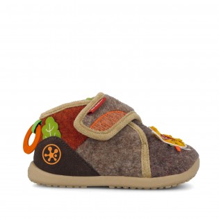 Natural-step barefoot slippers
