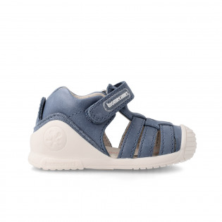 Sandalia azul para bebé...