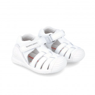 Sandalia blanca para bebé...