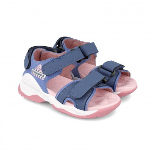 Trekking sandals for girl...