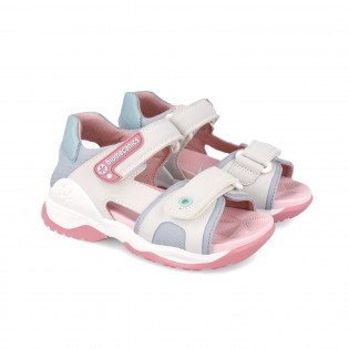 Trekking sandals for girl...